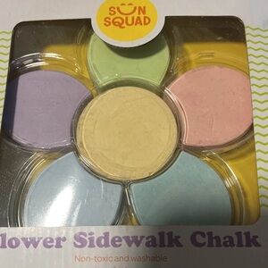 Sun Squad Flower Sidewalk Chalk Set